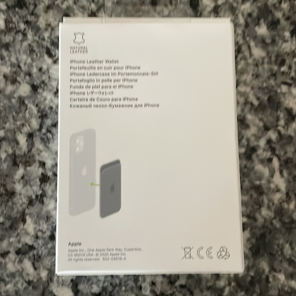 iPhone Leather Wallet with MagSafe - Black - Picture 6 of 10